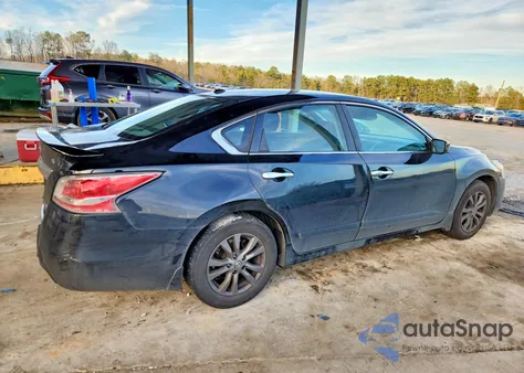 2015 Nissan Altima z USA, uszkodzony, nr VIN 1N4AL3AP3FN919713